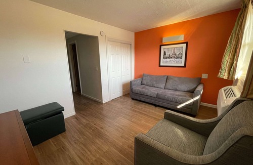 Neptune City Hotel | Studio 6 Tinton Falls, NJ - Neptune