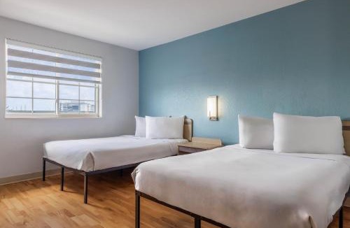 Gateway Hotel | Studio 6 Toronto - Mississauga with Kitchenettes