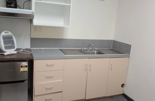 Adelaide Central Business District Cabin | Studio 6 - Wright Lodge