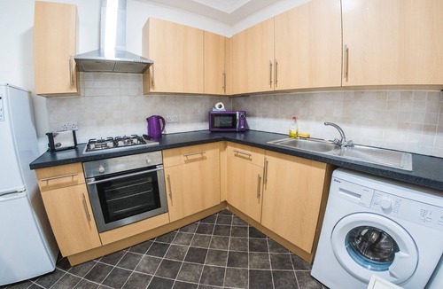 Valentines Apartment | Studio 7 minutes’ walk from Ilford Rail Station