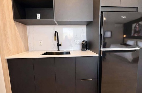 Maizerets Apartment | Studio #7 - Steve Jobs | A/C 5 min downtown
