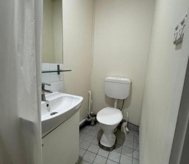 Adelaide Central Business District Cabin | Studio 7 - Wright Lodge