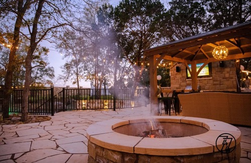 Austin Villa | Studio 7744 Ranch Austin Venue and Rentals