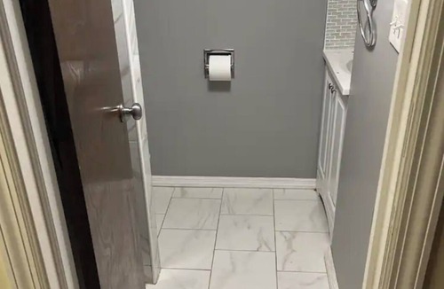 Floral Park Apartment | Studio 8 min walk to UBS arena