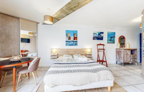 Saint-Martin-du-Littoral Apartment | STUDIO 88