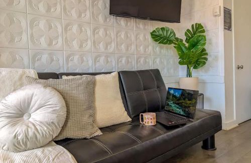 Ste Anne de Beaupre Apartment | Studio 9 - 2 min du Bord de l'eau Foyer & Barbecue