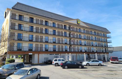 Decatur Hotel | Studio 9 Inn & Suites