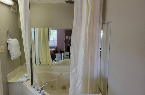 Decatur Hotel | Studio 9 Inn & Suites