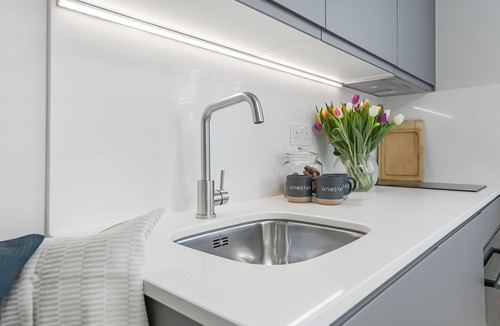 Little Venice Apartment | Studio 9 @ OneStay Maida Vale