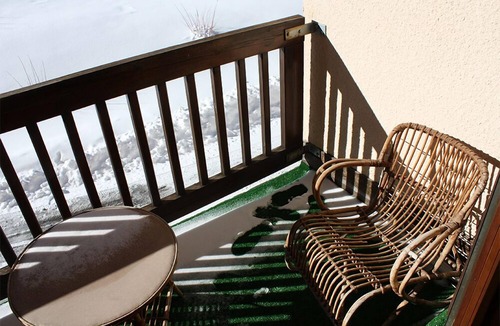 Saint-Etienne-de-Tinee Apartment | Studio Auron - Hailstones