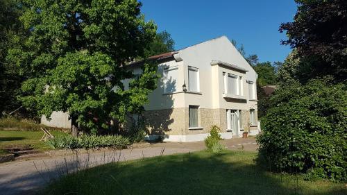 Villefranche-de-Rouergue Apartment | Studio avec parking