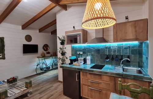 Hoya de los Patos Apartment | Studio 'Aitana' with Shared Pool, Wi-Fi and Air Conditioning