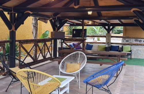 Hoya de los Patos Apartment | Studio 'Aitana' with Shared Pool, Wi-Fi and Air Conditioning