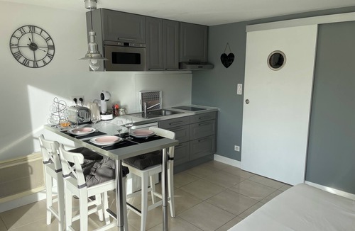 Eymet Apartment | STUDIO ALBIZIA