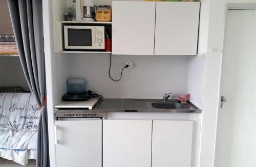 Argeles Plage Apartment | Studio Alcôve 3 pers avec balcon et parking privé à 300m des plages d'Argelès - FR-1-388-60