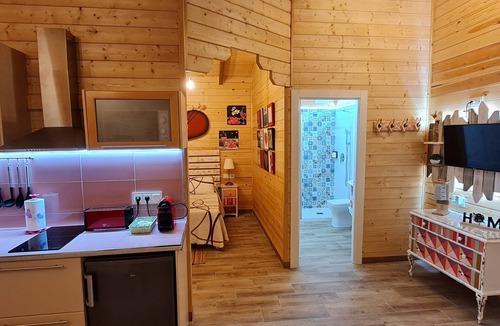 Hoya de los Patos Apartment | Studio 'Altea' with Shared Pool, Wi-Fi and Air Conditioning