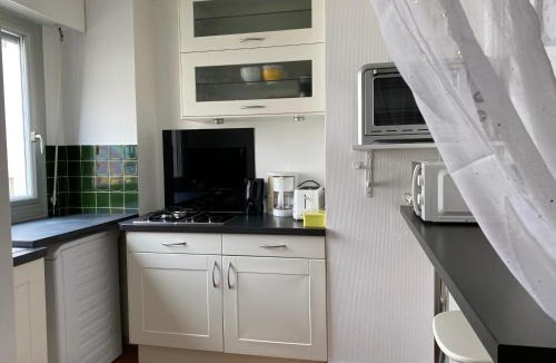 Quartier de l'Ecole-Militaire Apartment | Studio Angela proche Tour Eiffel