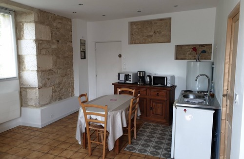 Chasseneuil-du-Poitou Apartment | Studio Apartment "5 - 3 Min Du Futuroscope" with Wi-Fi