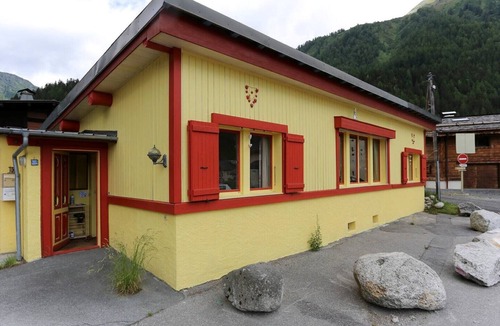 Argentiere Apartment | STUDIO apartment in Chalet Sunshine (new)