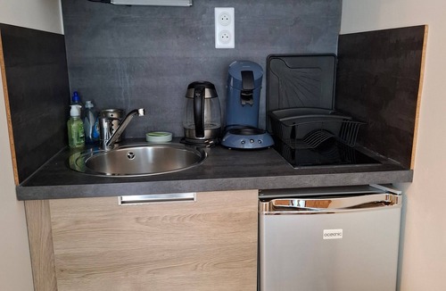 Montoulieu Apartment | Studio Apartment 'Jardin Fleuri - Proche Foix' with Mountain View, Private Terrace and Wi-Fi