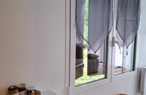 Montoulieu Apartment | Studio Apartment 'Jardin Fleuri - Proche Foix' with Mountain View, Private Terrace and Wi-Fi