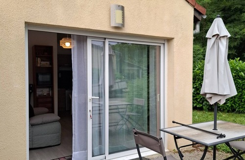 Montoulieu Apartment | Studio Apartment 'Jardin Fleuri - Proche Foix' with Mountain View, Private Terrace and Wi-Fi