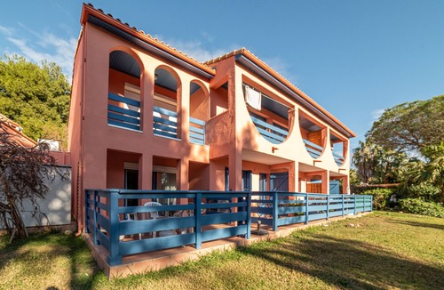 Les Hauts de Canet Apartment | Studio Apartment 'Dream House Miami' with Shared Pool, Wi-Fi and Air Conditioning