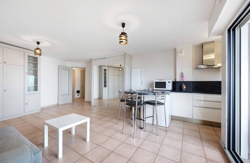 Les Sables d'Olonne Apartment | Studio Apartment 'Le First Vue Mer' with Sea View
