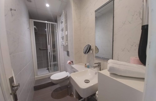 Bagneres-de-Luchon Apartment | Studio apartment (2 beds 90 cm)