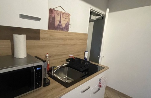 Paroy-sur-Tholon Apartment | Studio apartment near Joigny