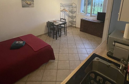 Paroy-sur-Tholon Apartment | Studio apartment near Joigny