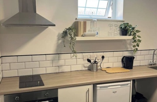 Wolverhampton Apartment | Studio Apartment - 2 Guests