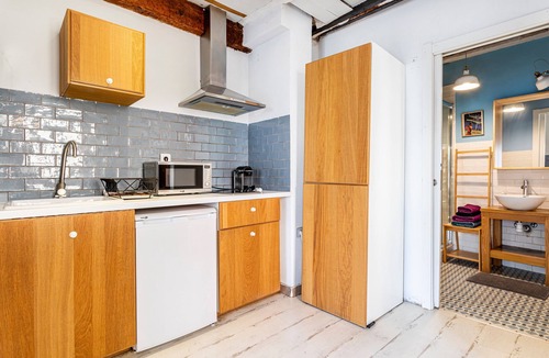 Barrio del Carmen Apartment | Studio Apartment '2º In The Old Center' with Balcony, Wi-Fi and Air Conditioning
