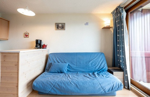Le Corbier Apartment | Studio Apartment 'Avec Vue Splendide' with Mountain View and Balcony