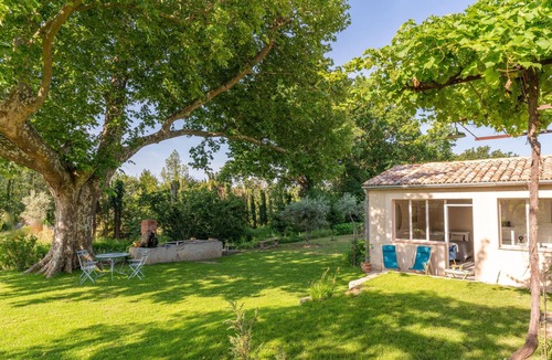 Sarrians Apartment | Studio Apartment "À La Campagne" with Private Pool & Wi-Fi