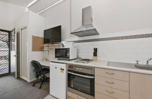 Golden Point Apartment | Studio Apartment | Ideal for couples and individuals