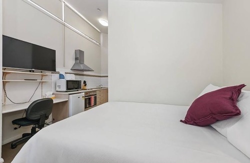 Golden Point Apartment | Studio Apartment | Ideal for couples and individuals