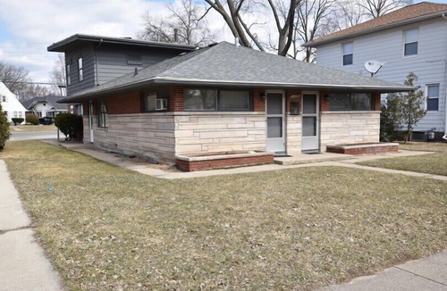 South Bend Apartment | Studio apartment close to Notre Dame! (1309.3)