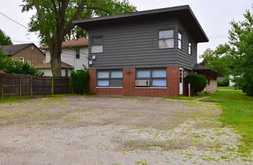 South Bend Apartment | Studio apartment close to Notre Dame! (1309.3)