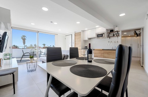 Vinaros Apartment | Studio apartment 'Costa Sur' with Private Terrace, Wi-Fi and Air Conditioning