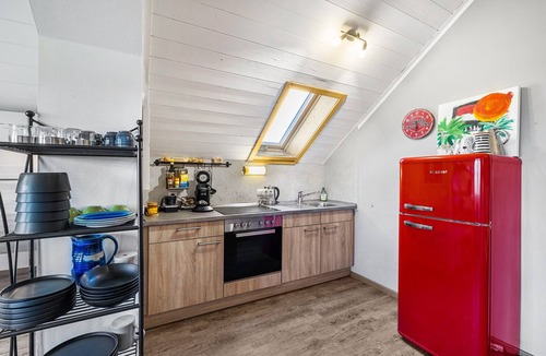 Benediktbeuern Apartment | Studio Apartment "Charming Apartment Right by the Stream" with Mountain View and Wi-Fi
