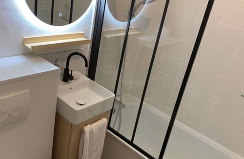 Fecamp Apartment | Studio-Apartment-Ensuite with Bath-Balcony