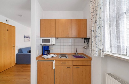 Oberaudorf Apartment | Studio Apartment 'Fewo Brünnstein- Nr 42: Pool, Sauna, Mountain View, Garden, Wi-Fi