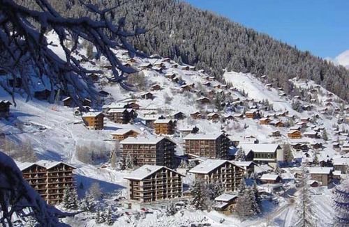 Grimentz Apartment | Studio apartment for 2-3 persons : Living room with 1 sofa-bed + 2 pull-down beds - kitchenette wit