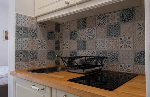Murter Apartment | Studio apartment for 2 persons A5, with balcony, directly on the beach, Betina Murter