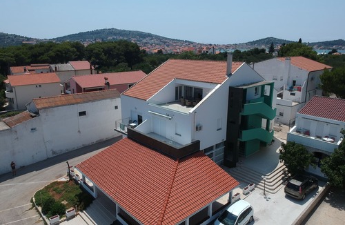 Murter Apartment | Studio apartment for 2 persons A5, with balcony, directly on the beach, Betina Murter