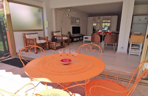 Sainte-Maxime Apartment | Studio apartment for 2/4 people - Air conditioning - Private garden - Near downtown - Sainte.