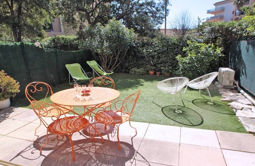 Sainte-Maxime Apartment | Studio apartment for 2/4 people - Air conditioning - Private garden - Near downtown - Sainte.