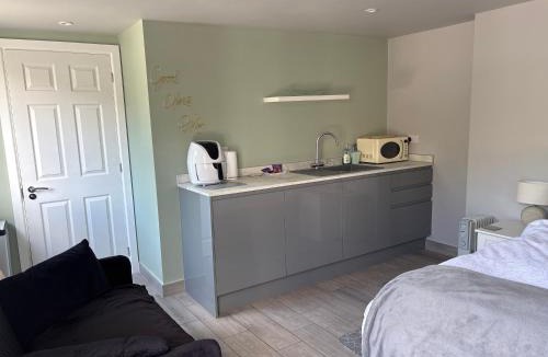 Ferndown Apartment | Studio Apartment