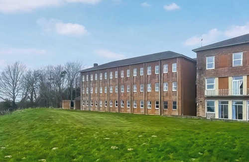 Hailsham Apartment | Studio Apartment 7 - UK48707